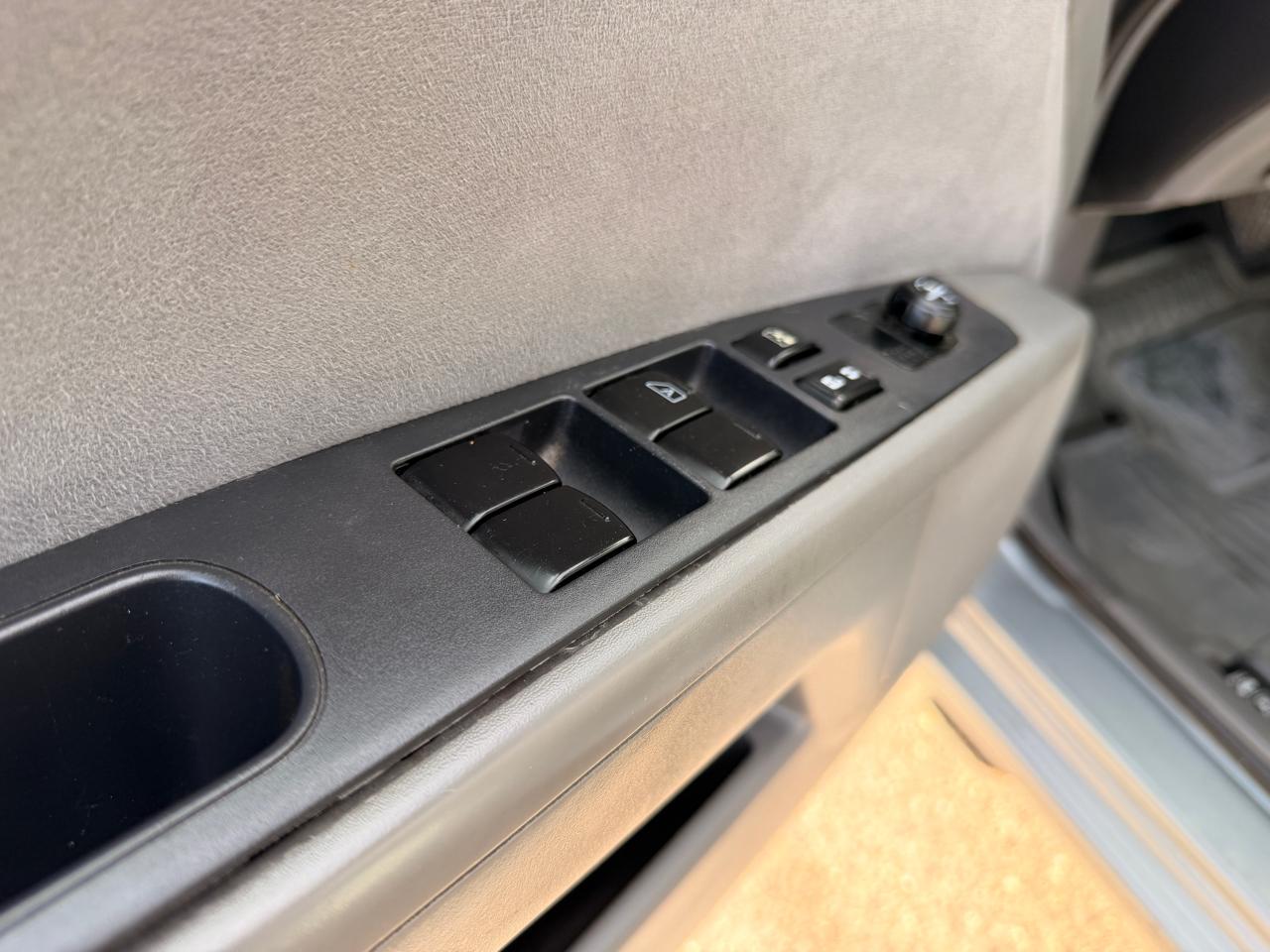 Nissan Sentra 4dr Sdn I4 CVT 2.0 S 2007