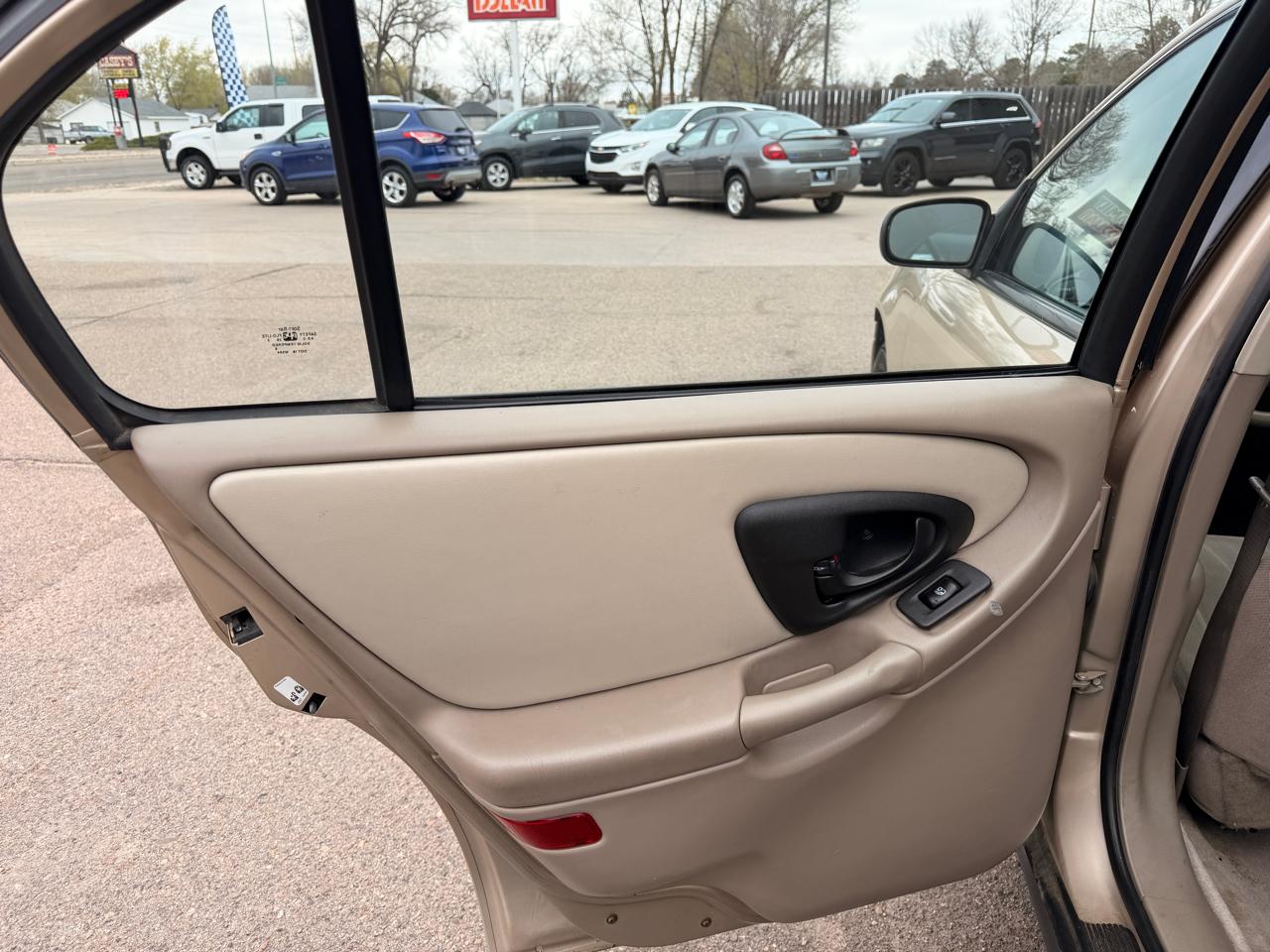 Chevrolet Classic 4dr Sdn 2004