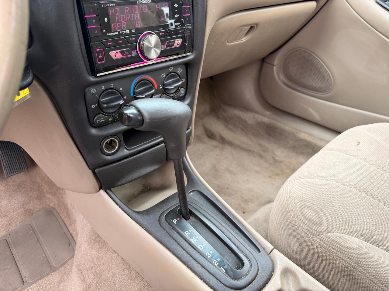Chevrolet Classic 4dr Sdn 2004