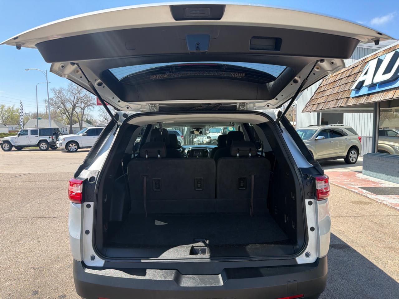 Chevrolet Traverse FWD 4dr LT Cloth w/1LT 2018