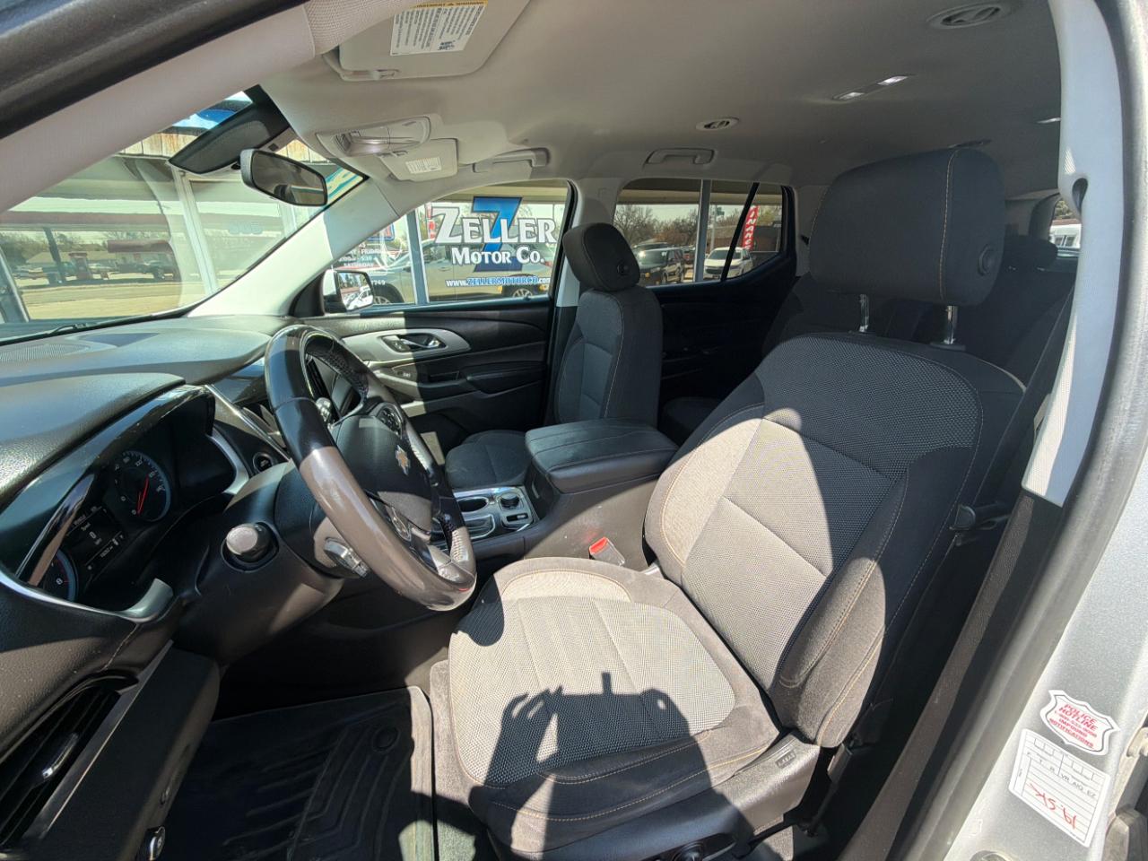 Chevrolet Traverse FWD 4dr LT Cloth w/1LT 2018