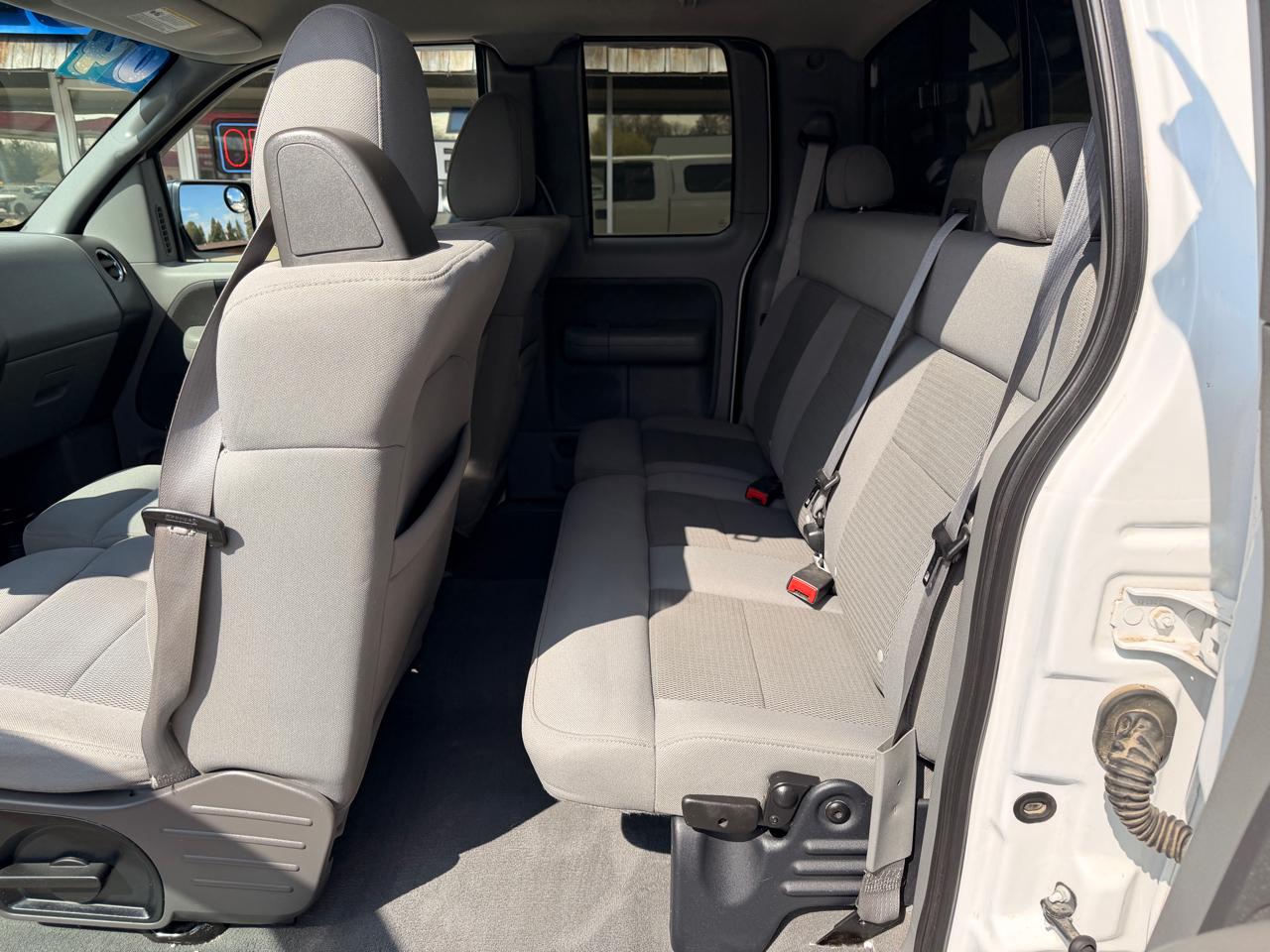 Ford F-150 Supercab 145" Lariat 4WD 2004