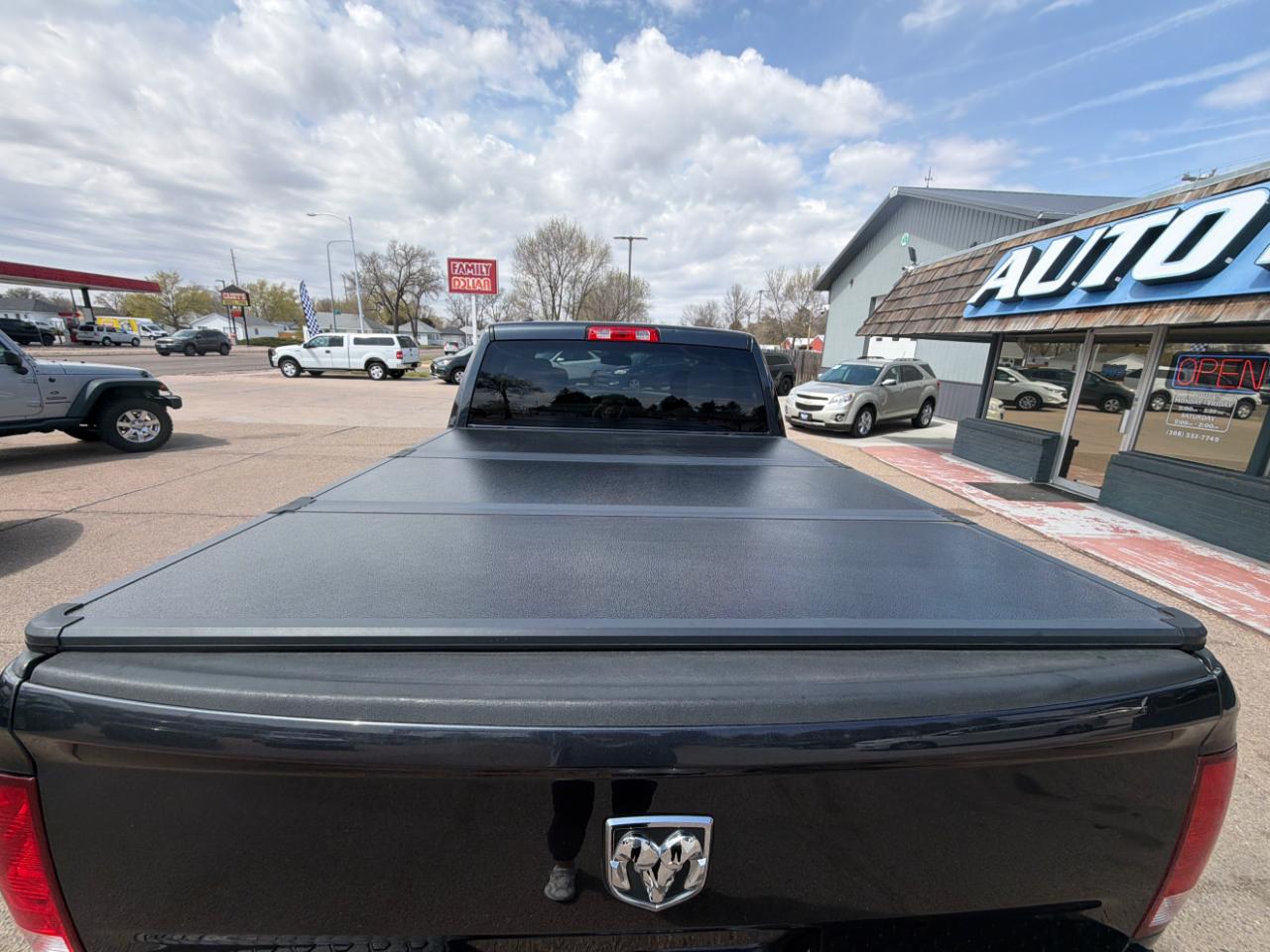 RAM 1500 Classic Tradesman 4x2 Quad Cab 6'4" Box 2019