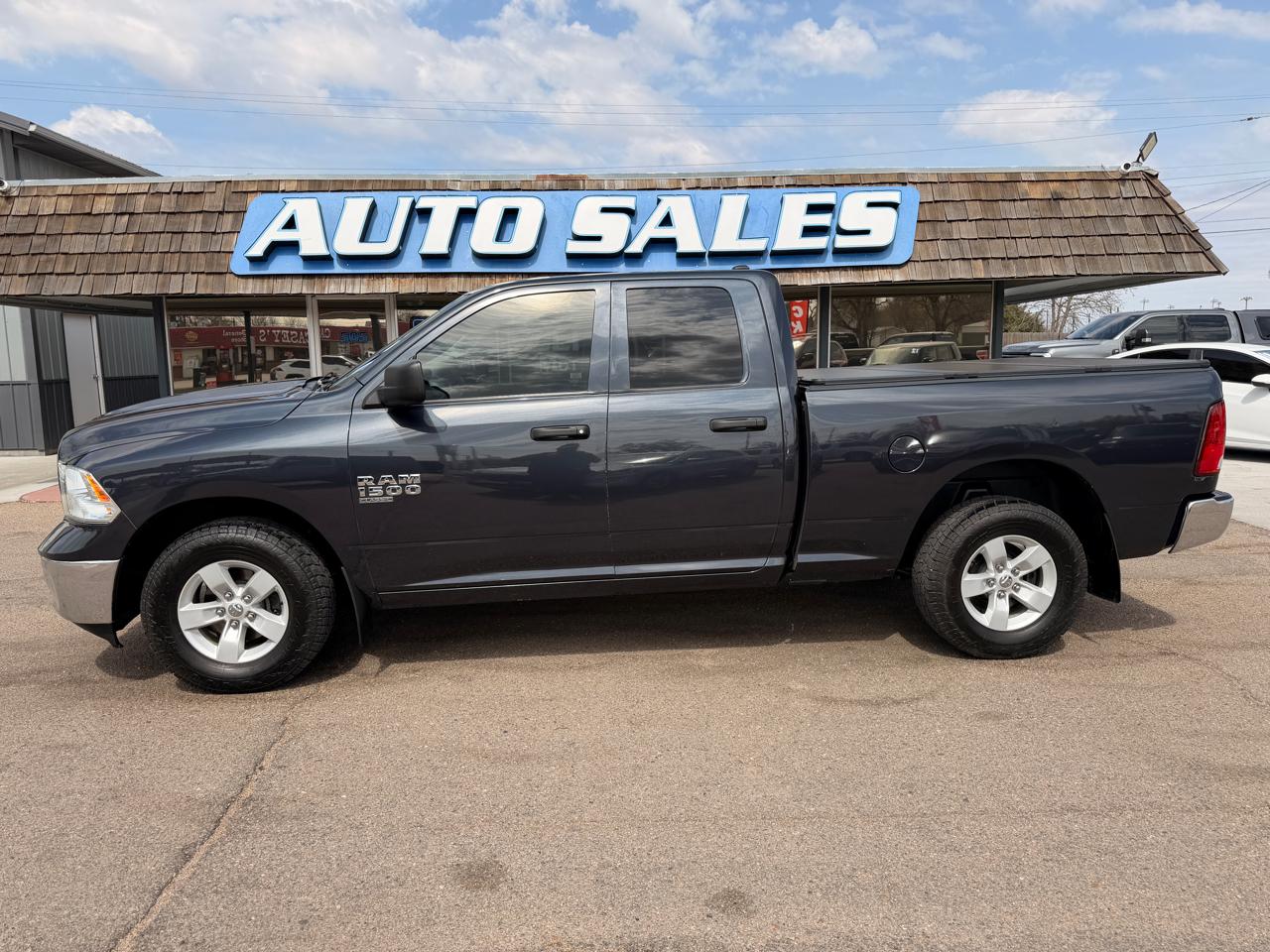 RAM 1500 Classic Tradesman 4x2 Quad Cab 6'4" Box 2019