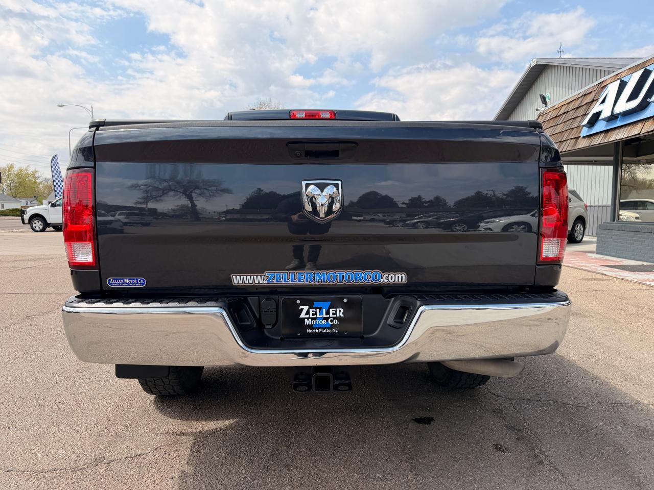 RAM 1500 Classic Tradesman 4x2 Quad Cab 6'4" Box 2019