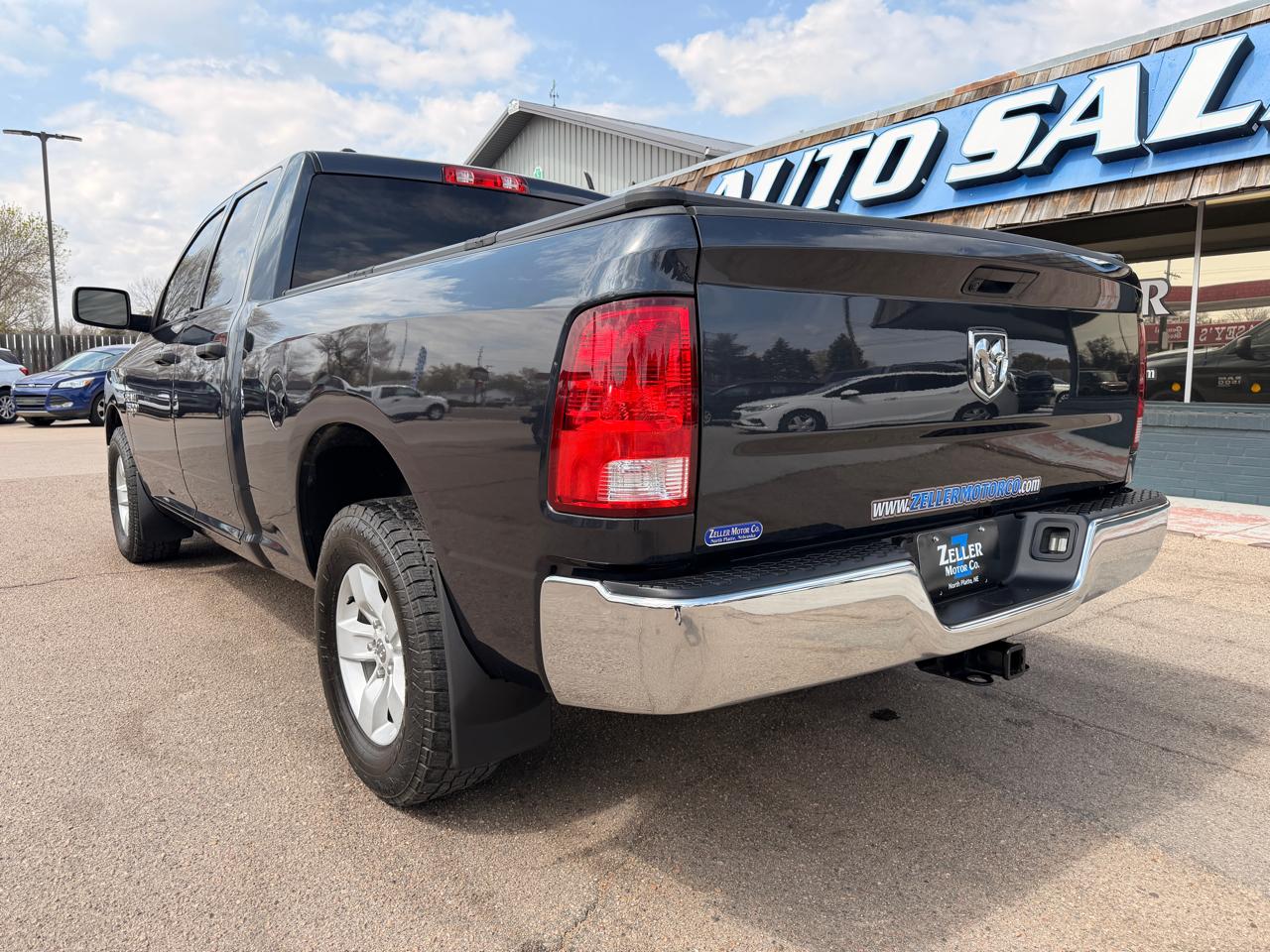RAM 1500 Classic Tradesman 4x2 Quad Cab 6'4" Box 2019