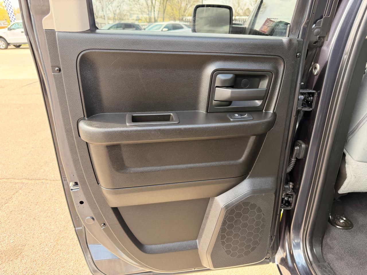 RAM 1500 Classic Tradesman 4x2 Quad Cab 6'4" Box 2019