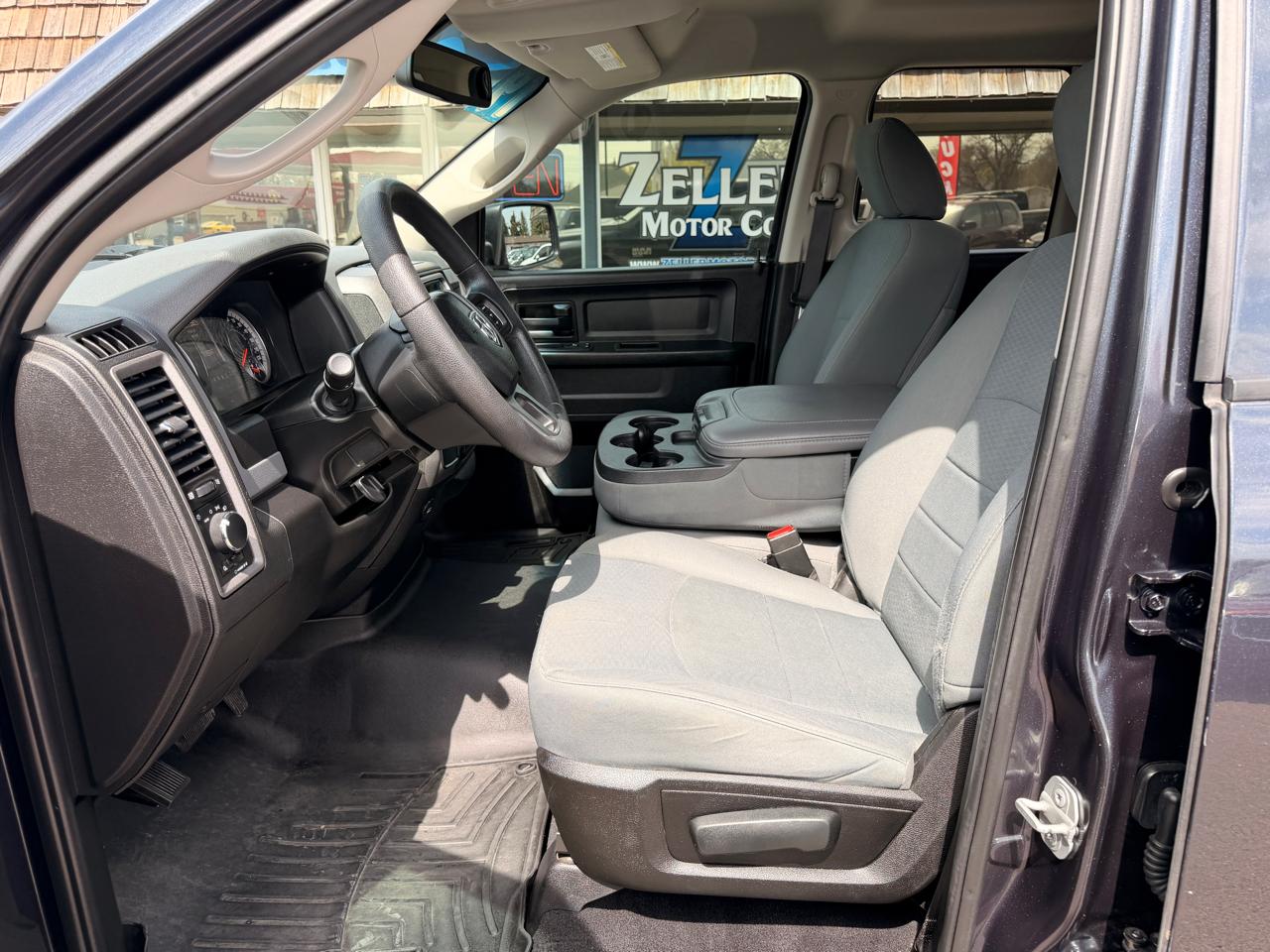 RAM 1500 Classic Tradesman 4x2 Quad Cab 6'4" Box 2019