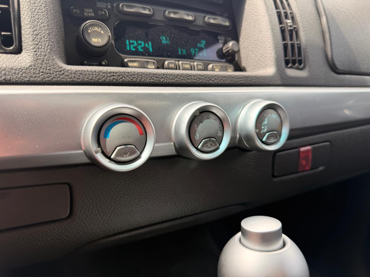 Chevrolet SSR Reg Cab 116.0" WB LS 2005