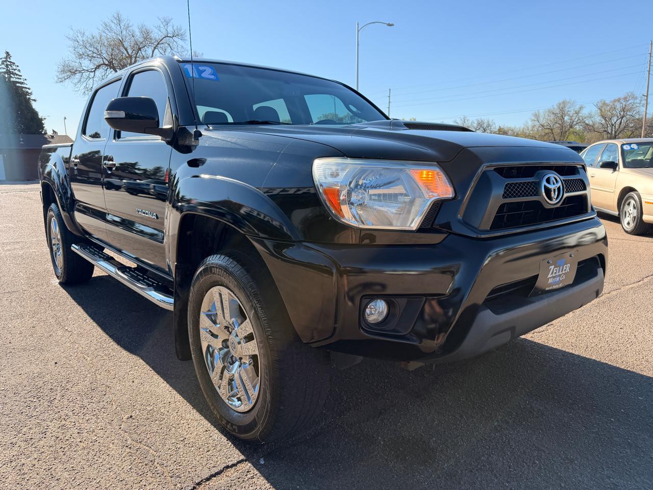 Toyota Tacoma 4WD Double Cab V6 MT (Natl) 2012