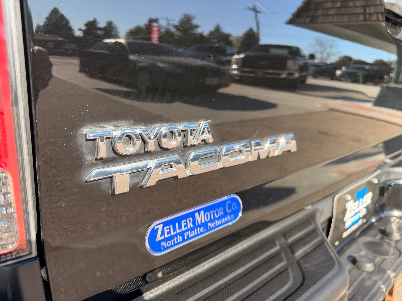 Toyota Tacoma 4WD Double Cab V6 MT (Natl) 2012