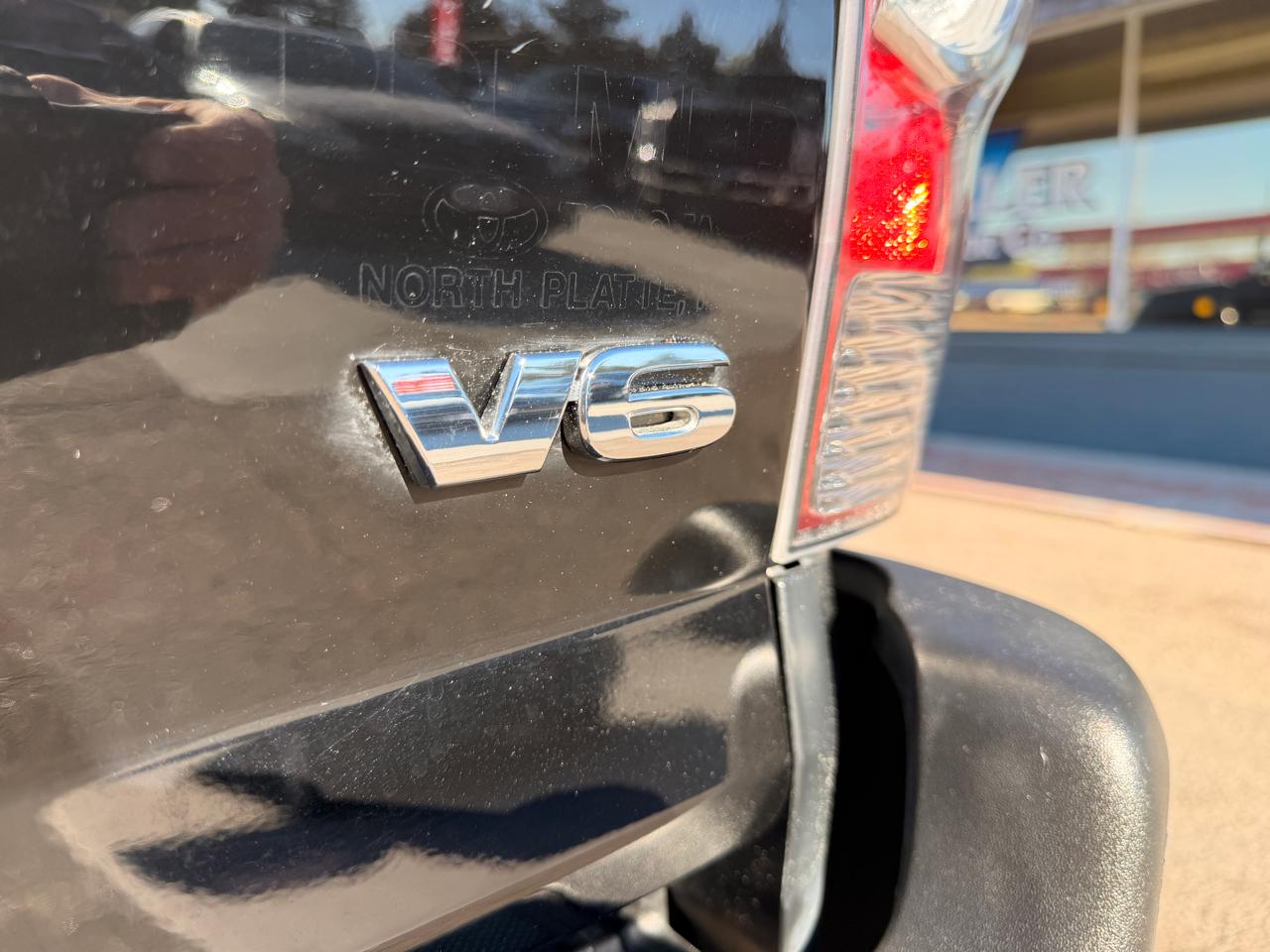 Toyota Tacoma 4WD Double Cab V6 MT (Natl) 2012