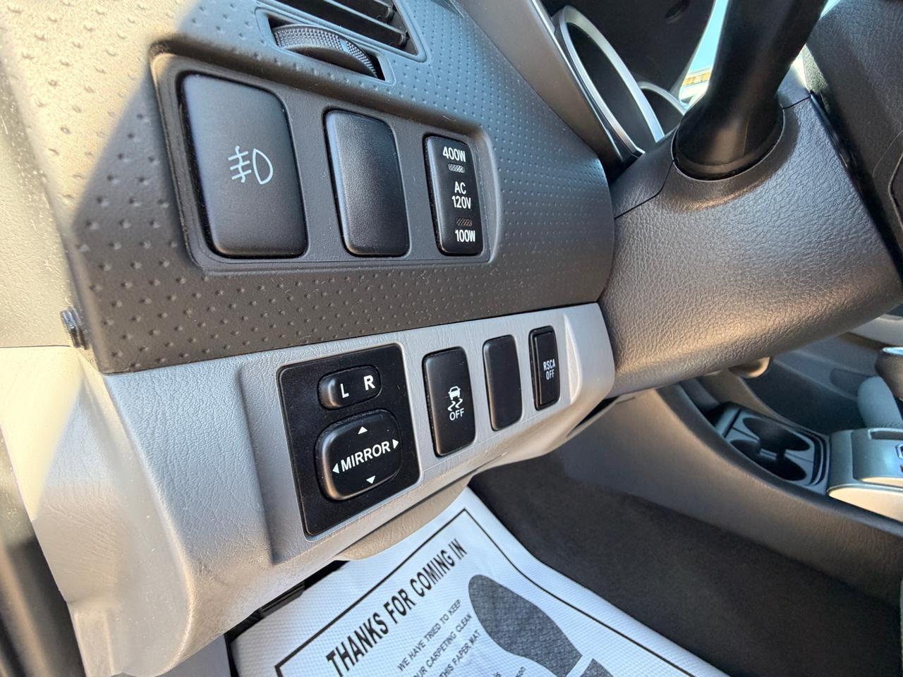 Toyota Tacoma 4WD Double Cab V6 MT (Natl) 2012