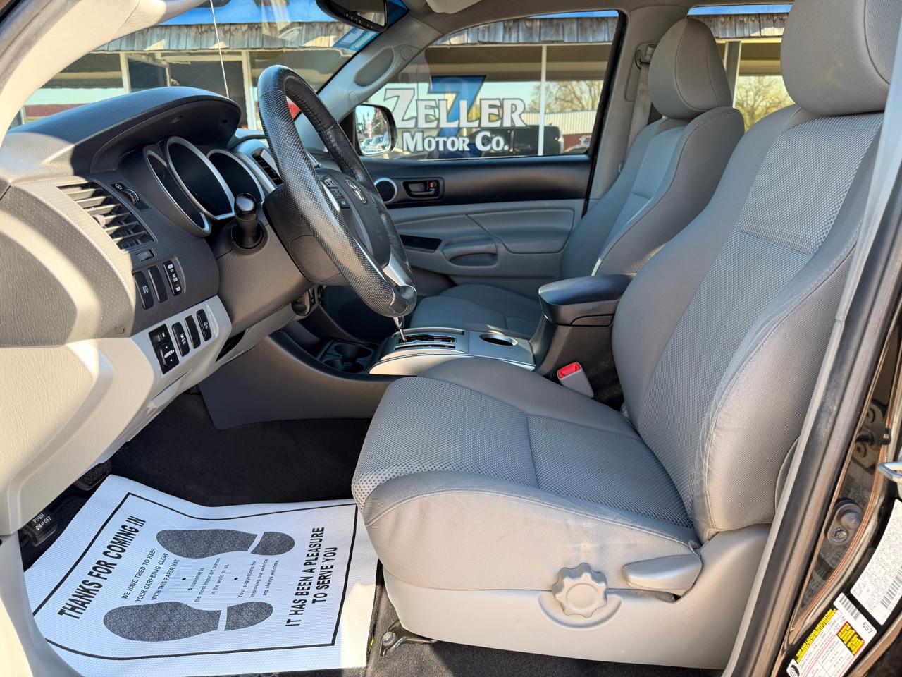 Toyota Tacoma 4WD Double Cab V6 MT (Natl) 2012