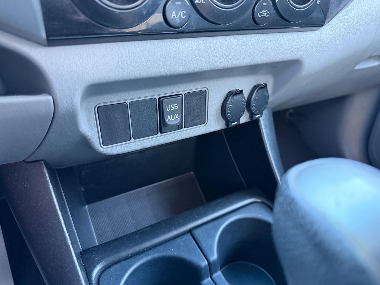 Toyota Tacoma 4WD Double Cab V6 MT (Natl) 2012