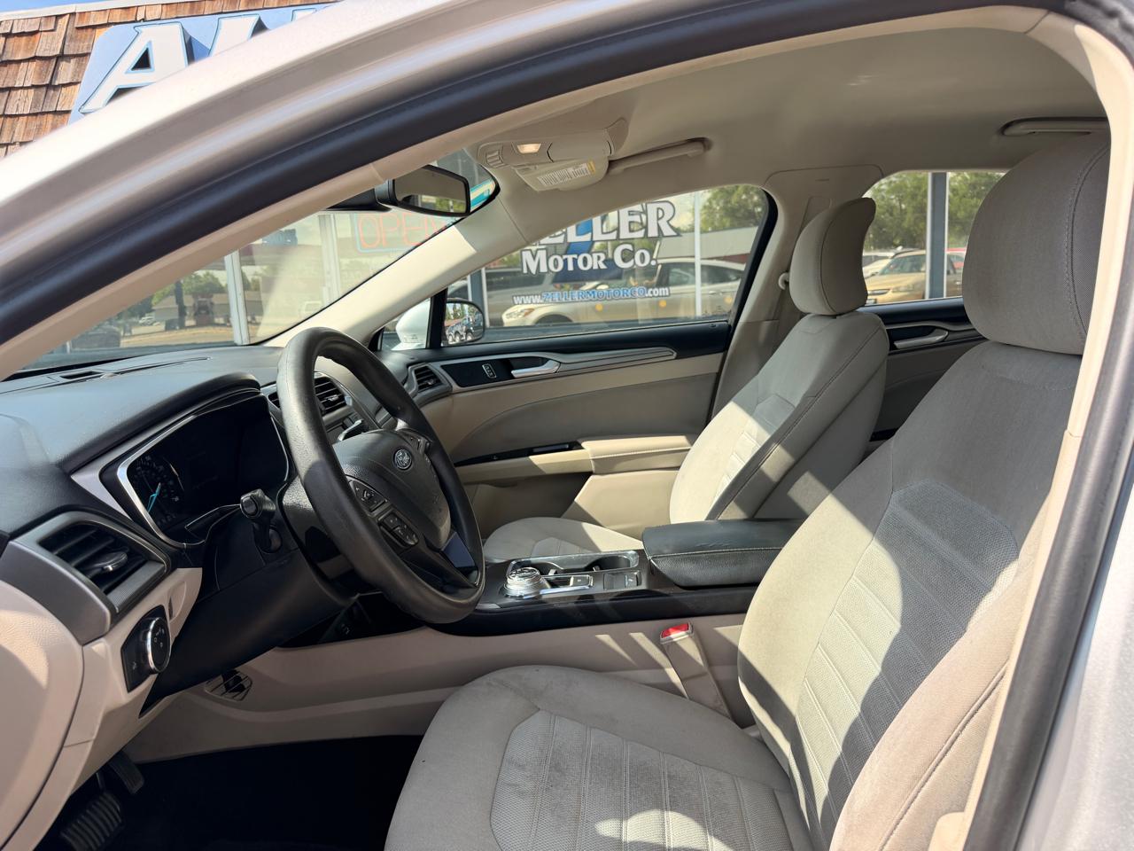 Ford Fusion SE FWD 2017