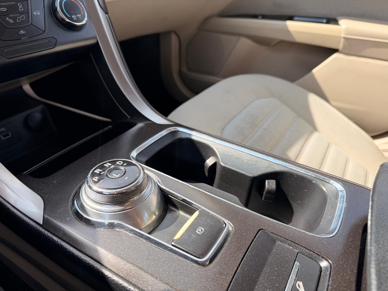 Ford Fusion SE FWD 2017