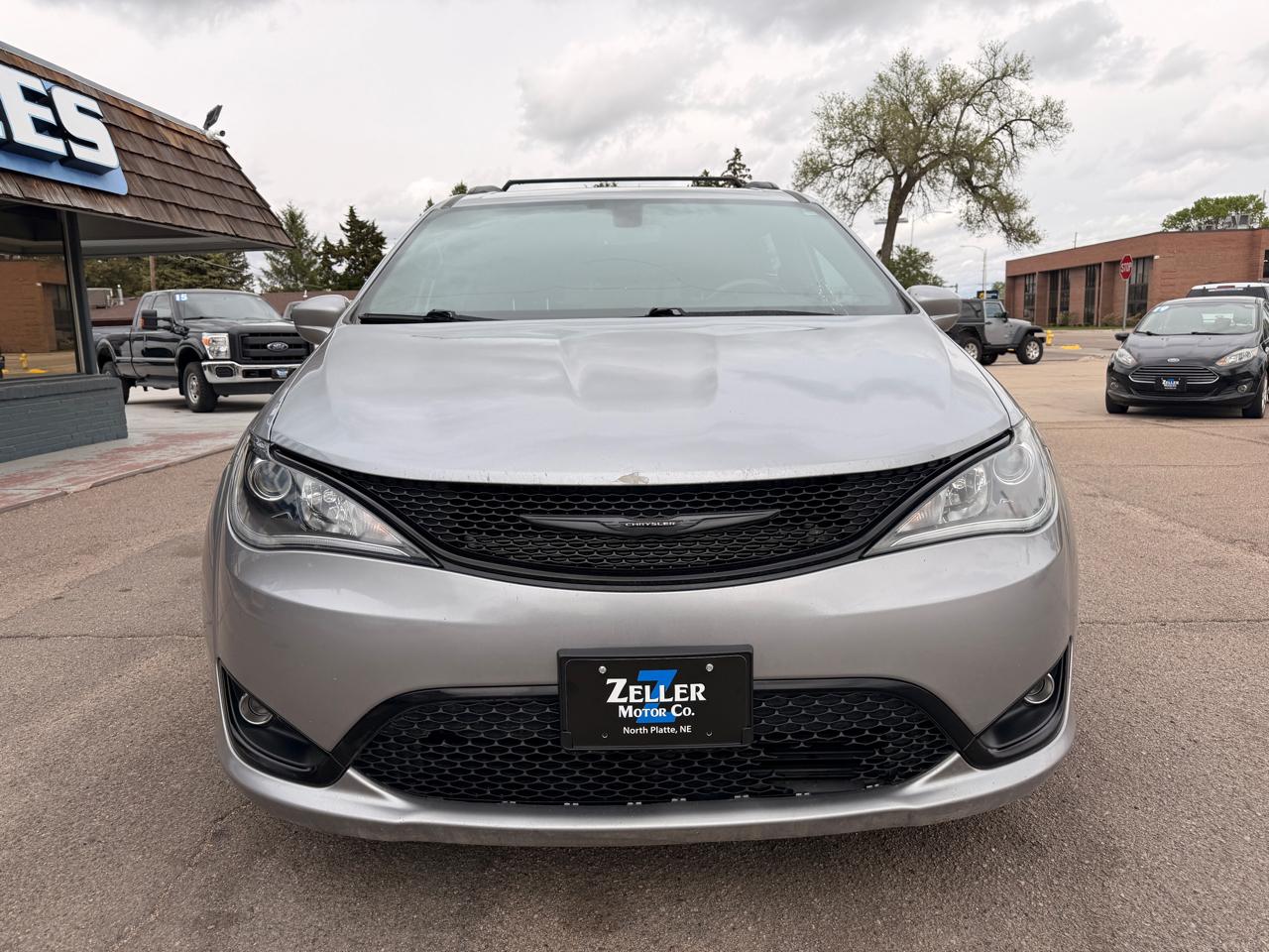 Chrysler Pacifica Launch Edition AWD 2020