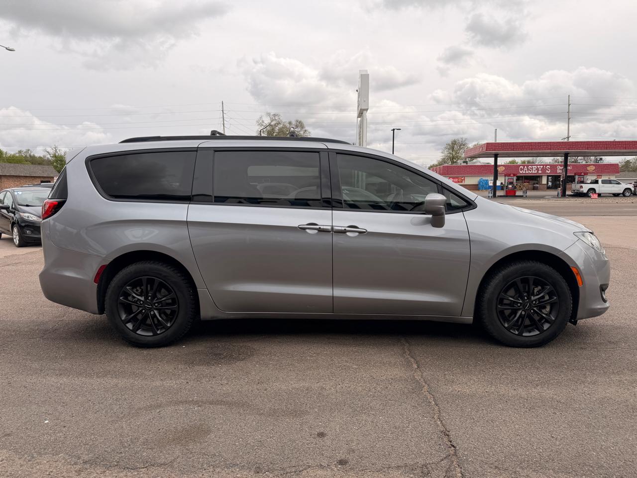 Chrysler Pacifica Launch Edition AWD 2020