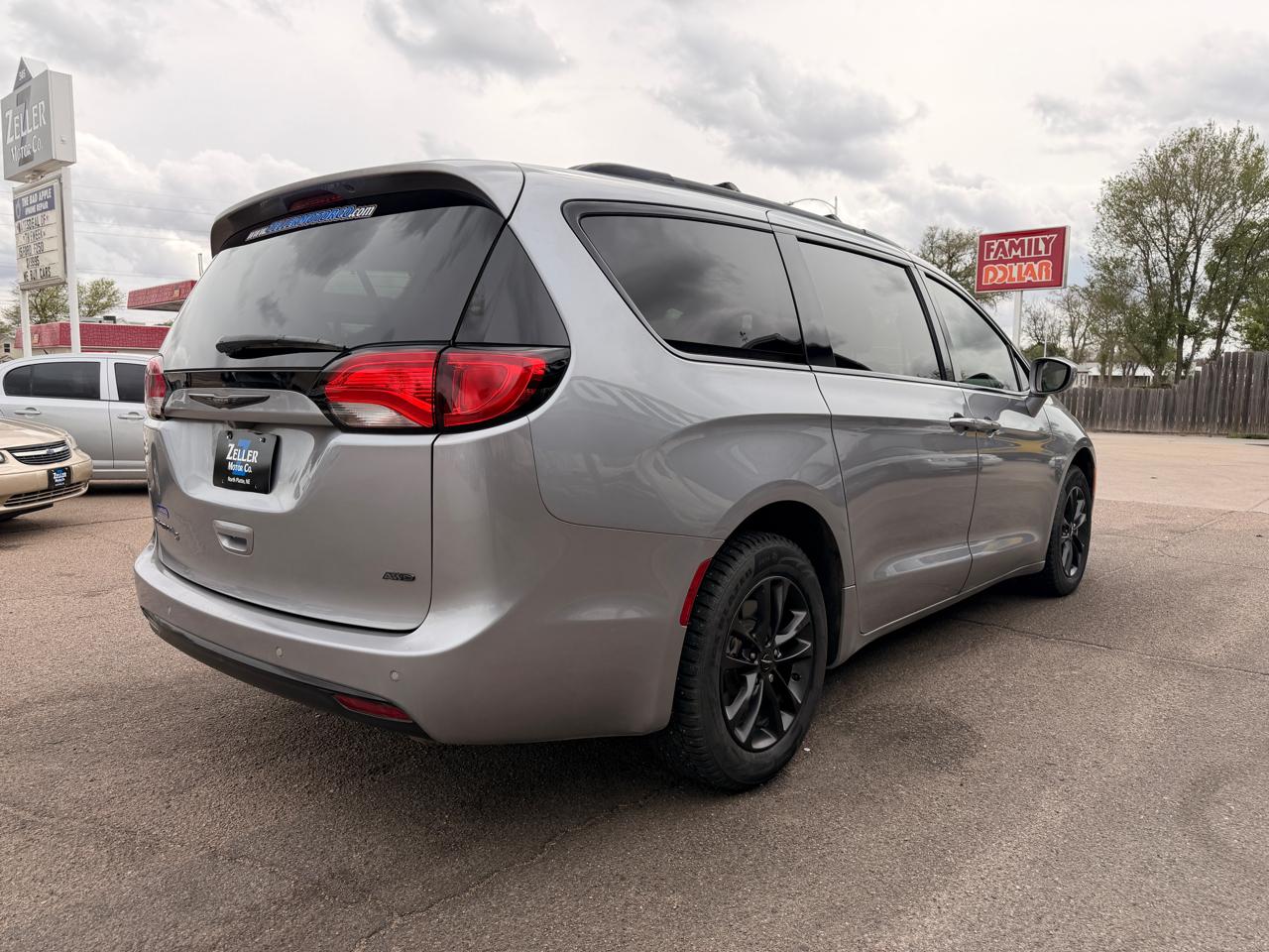 Chrysler Pacifica Launch Edition AWD 2020