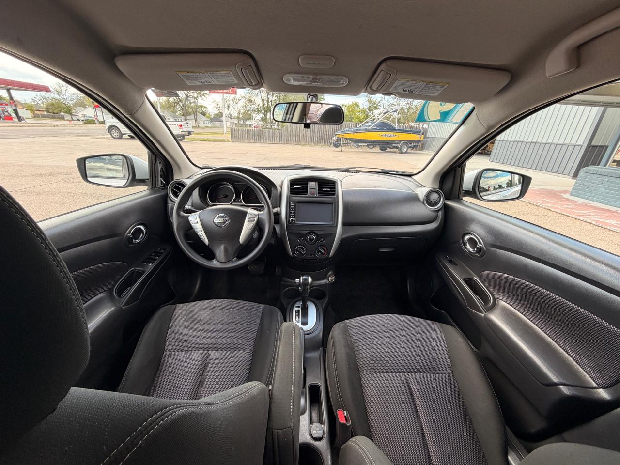 Nissan Versa Sedan SV CVT 2019