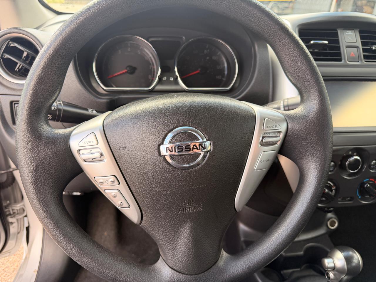Nissan Versa Sedan SV CVT 2019