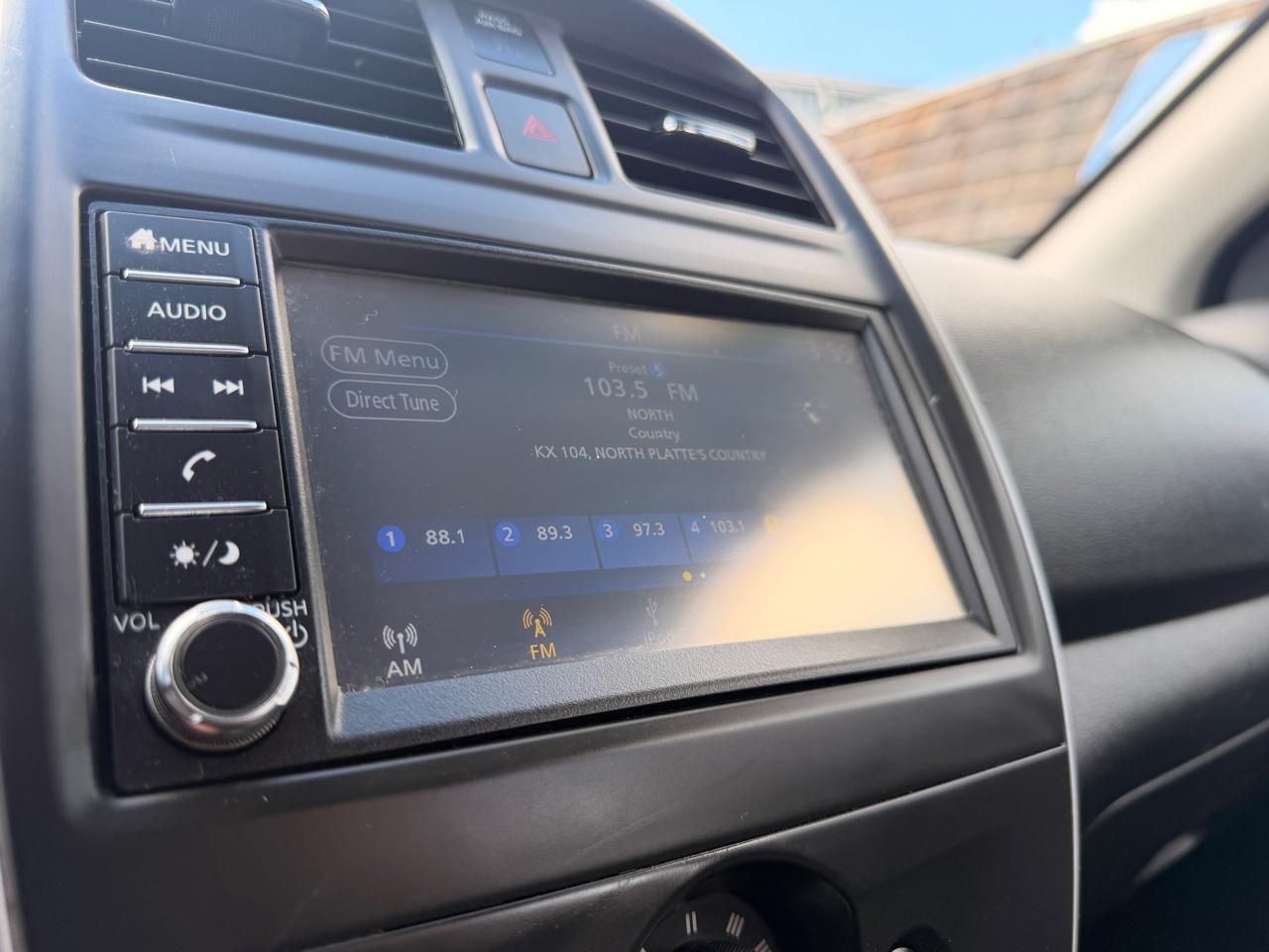 Nissan Versa Sedan SV CVT 2019