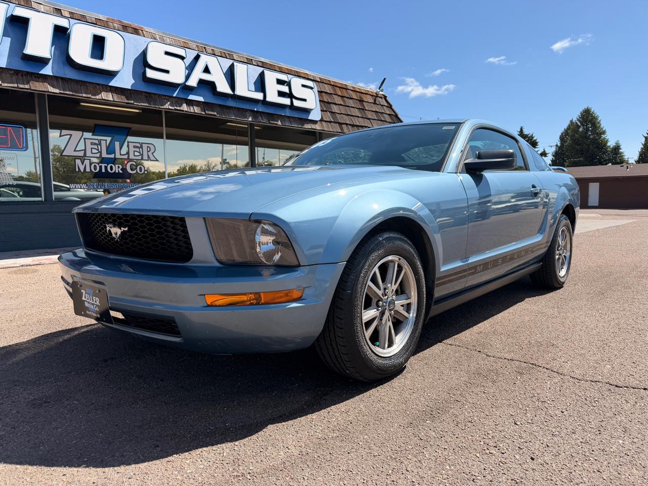 2005 Ford Mustang 2dr Cpe Premium