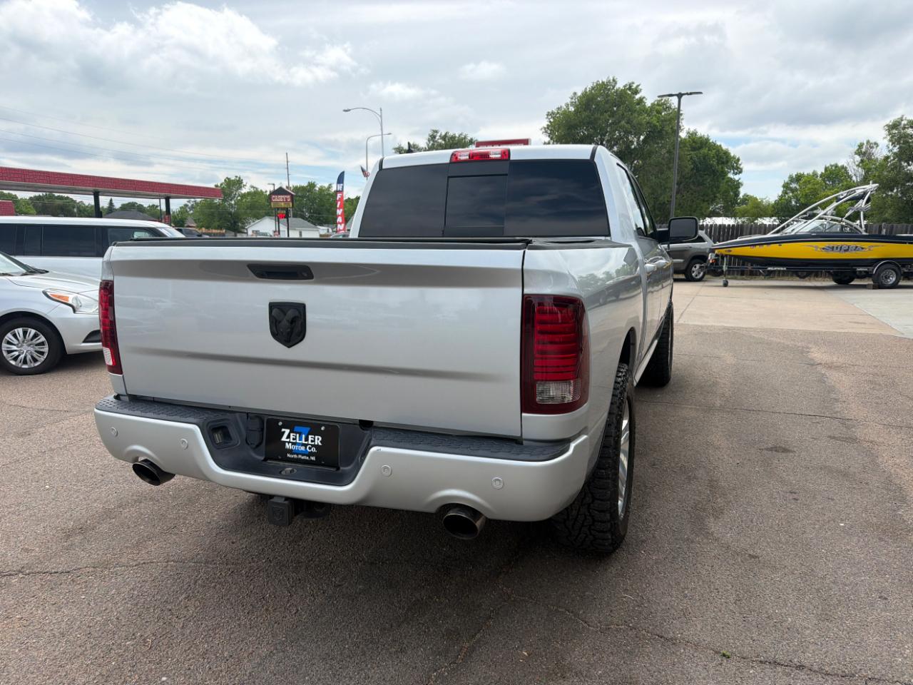 RAM 1500 4WD Crew Cab 140.5" Sport 2015
