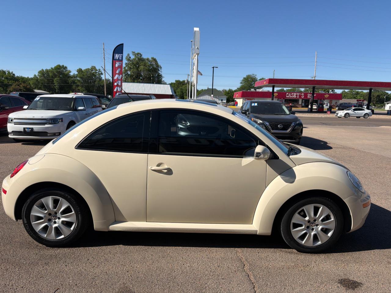 Volkswagen New Beetle Coupe 2dr Auto SE 2008