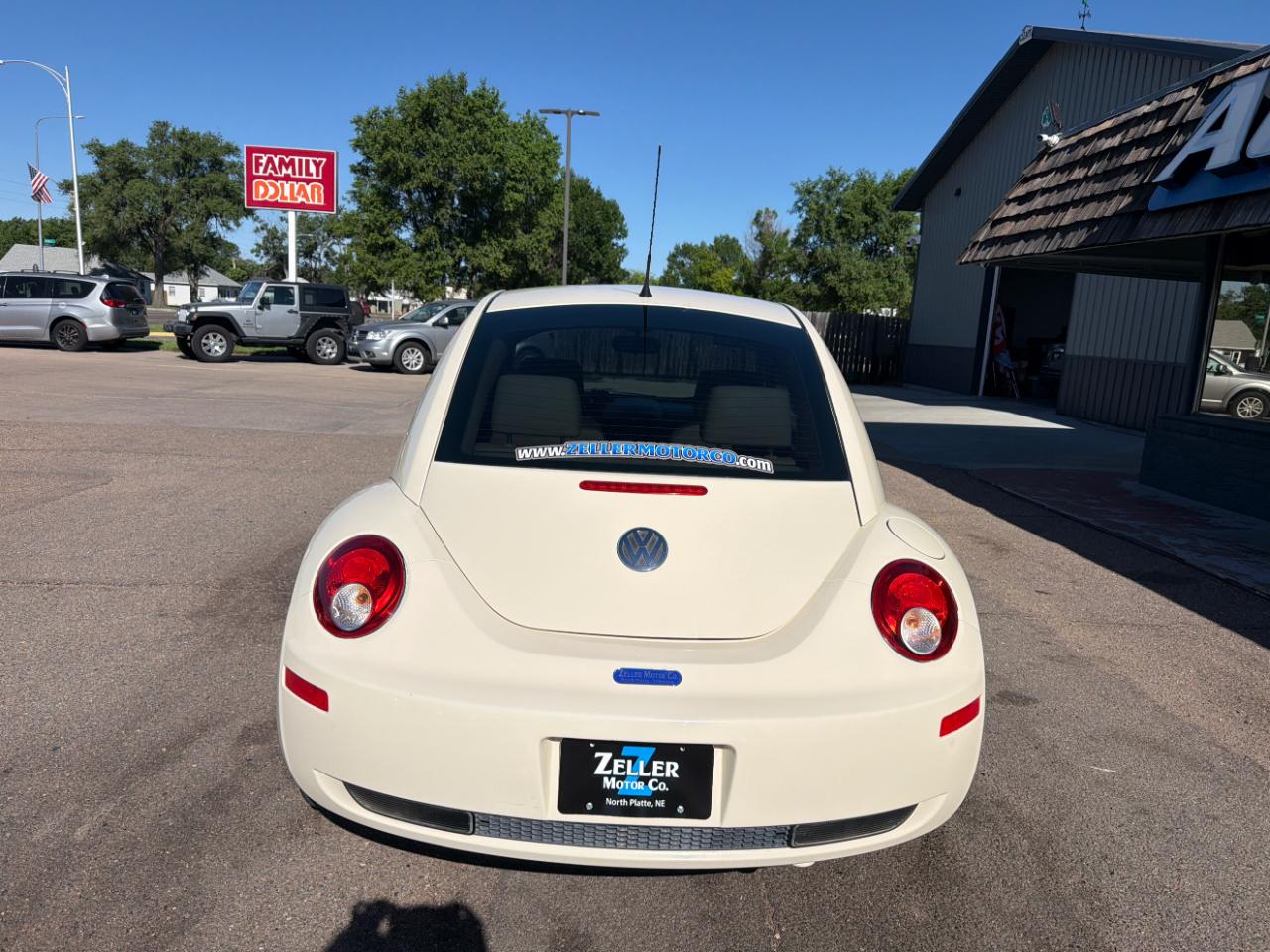 Volkswagen New Beetle Coupe 2dr Auto SE 2008