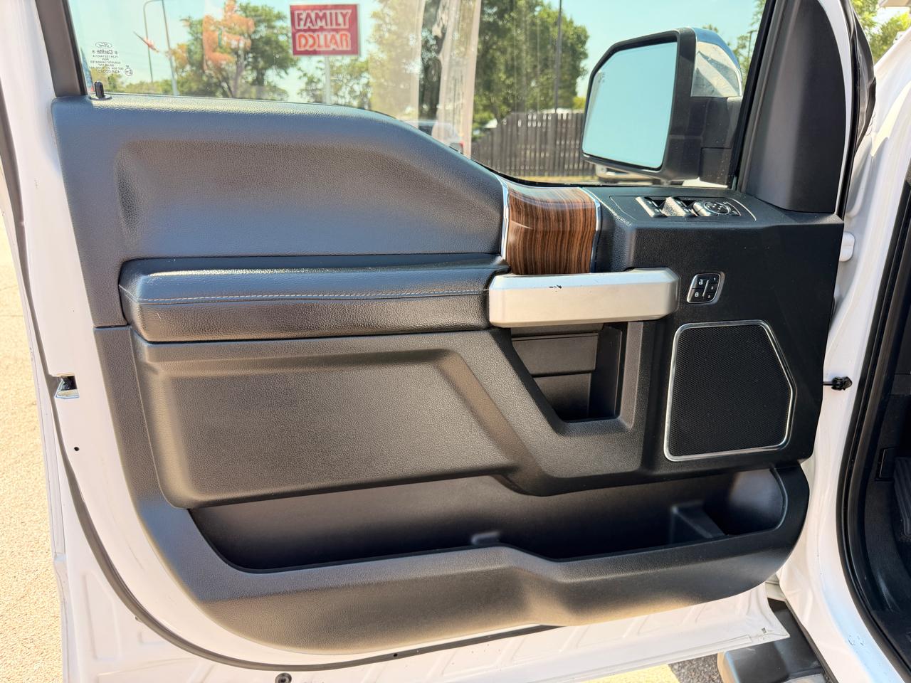 Ford F-150 4WD SuperCrew 145" Lariat 2016