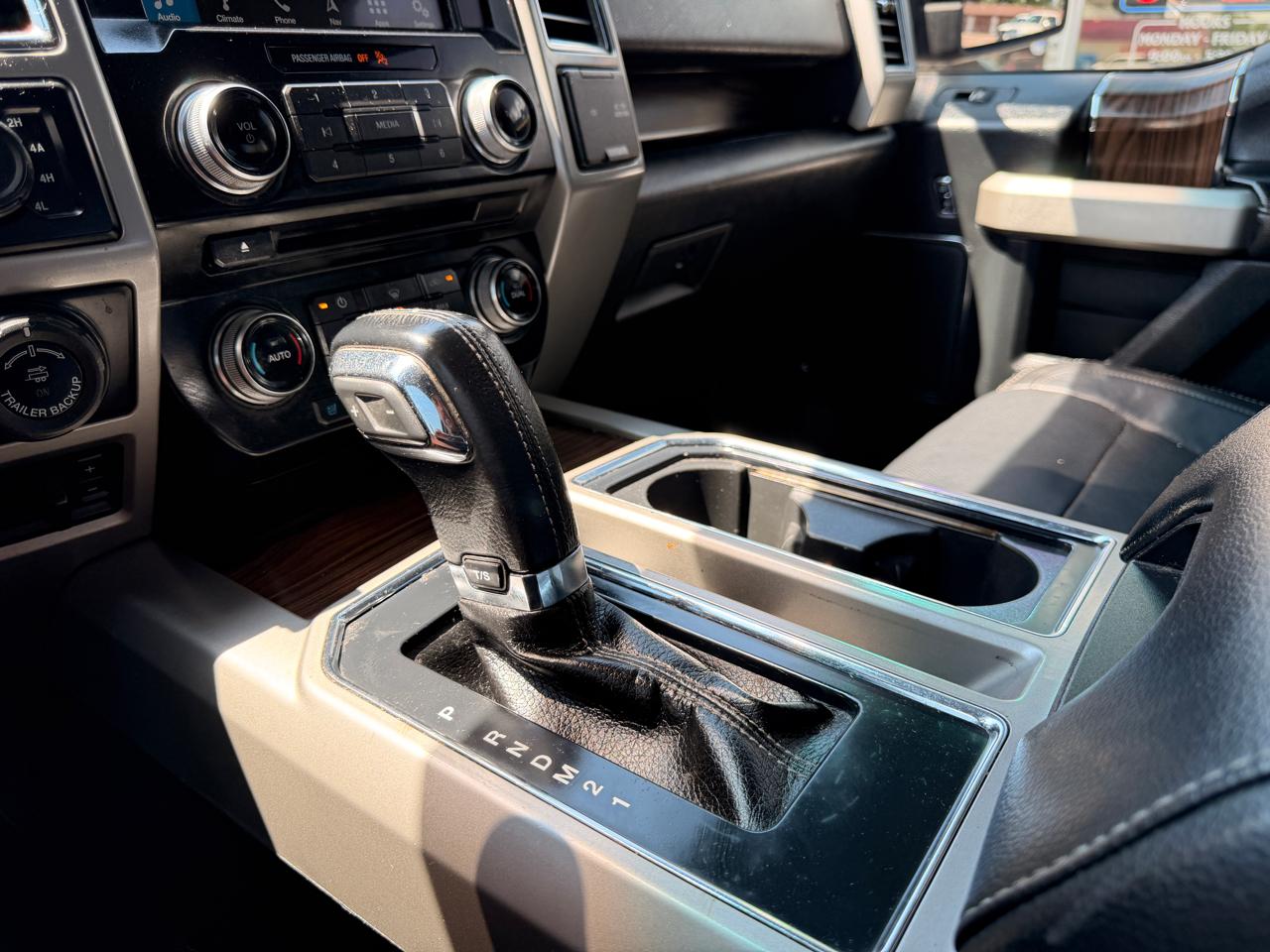 Ford F-150 4WD SuperCrew 145" Lariat 2016