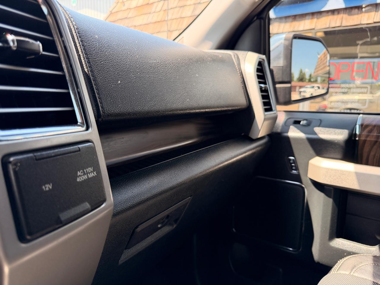 Ford F-150 4WD SuperCrew 145" Lariat 2016
