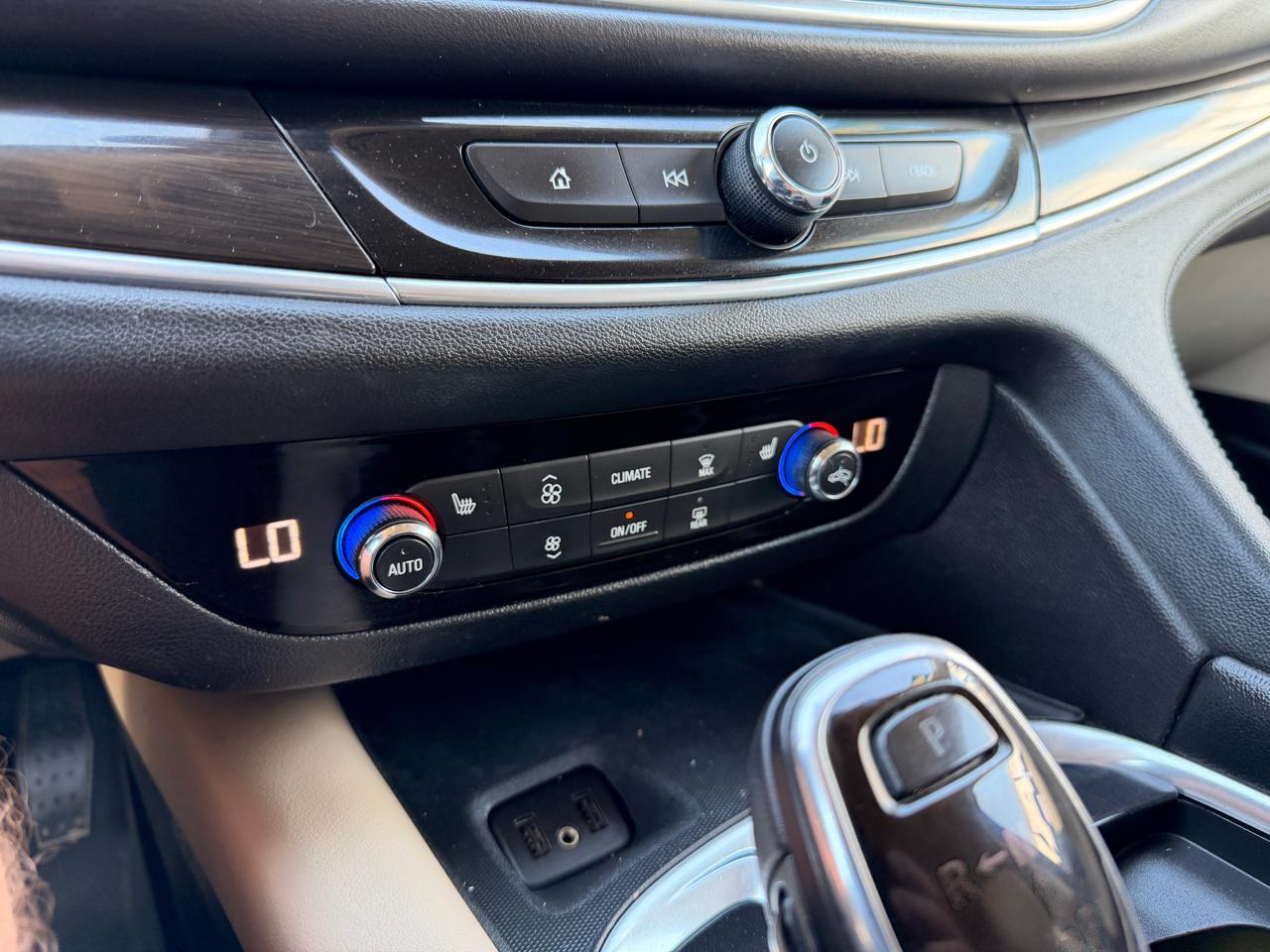 Buick Enclave AWD 4dr Essence 2019