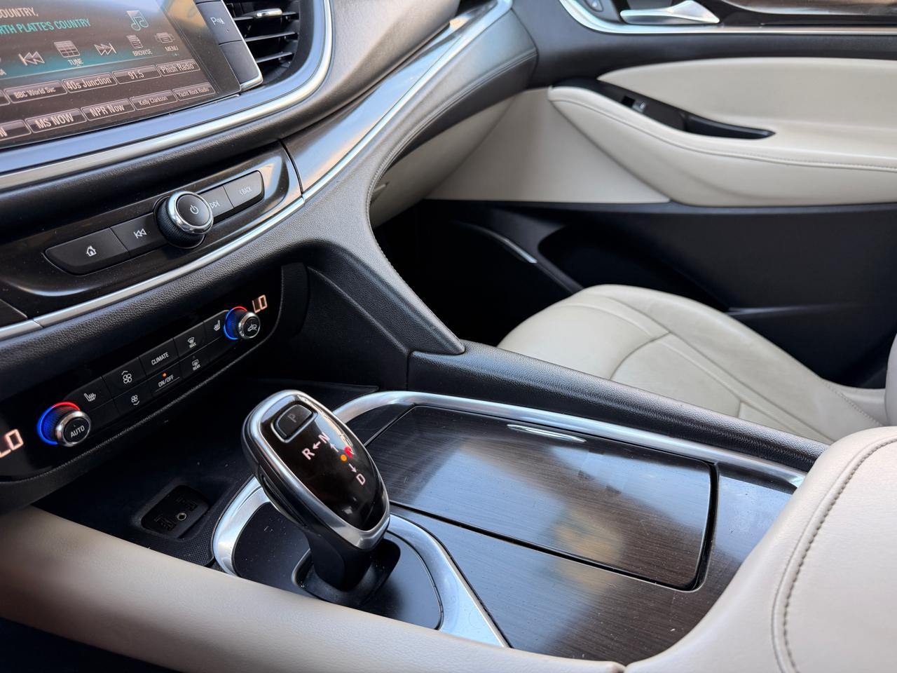 Buick Enclave AWD 4dr Essence 2019