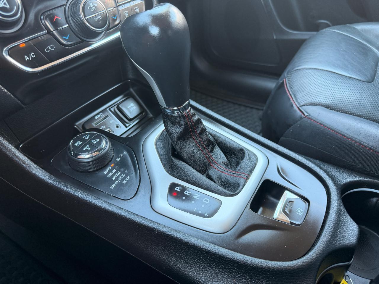 Jeep Cherokee 4WD 4dr Trailhawk 2015