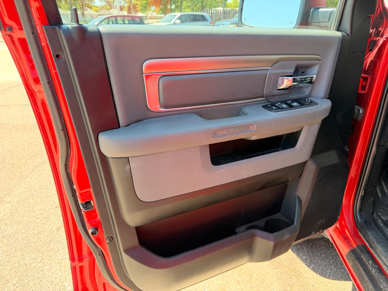 RAM 1500 SLT 4x4 Crew Cab 5'7" Box 2018