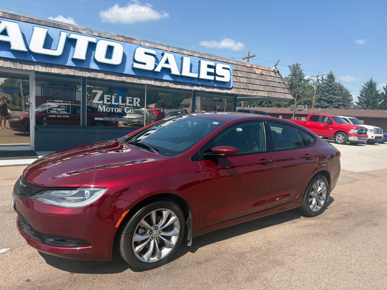 2015 Chrysler 200 4dr Sdn S FWD