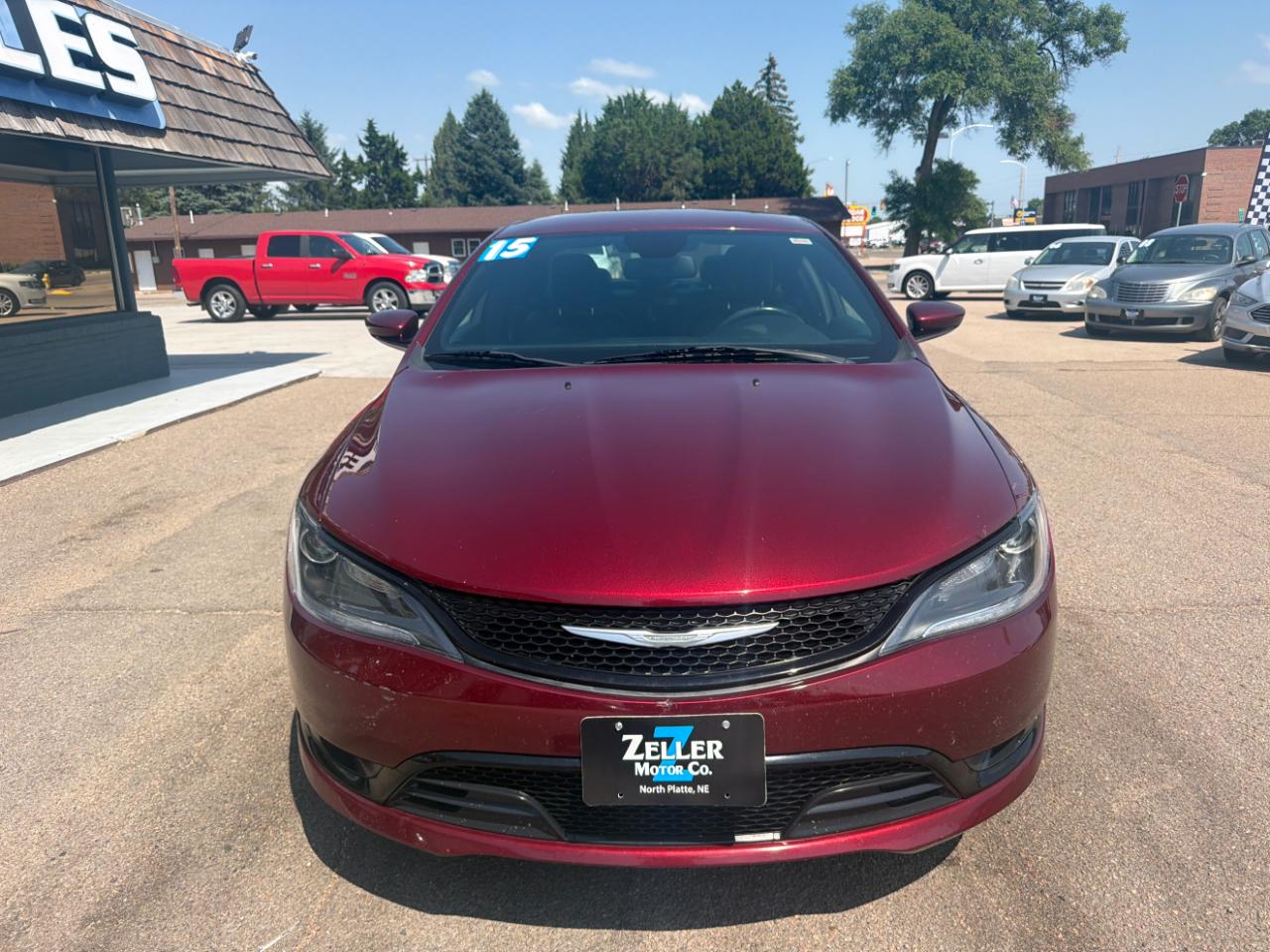 Chrysler 200 4dr Sdn S FWD 2015