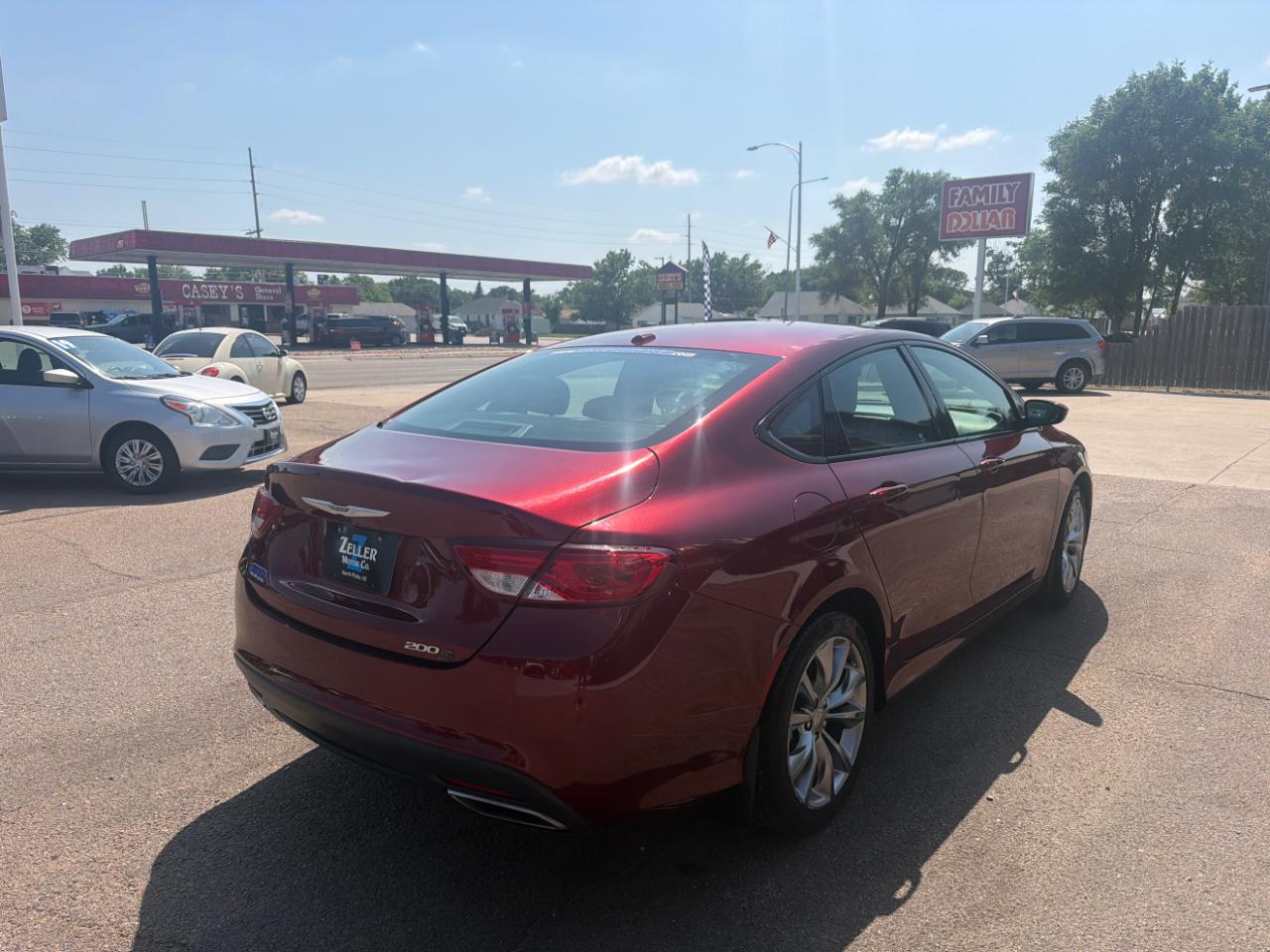 Chrysler 200 4dr Sdn S FWD 2015