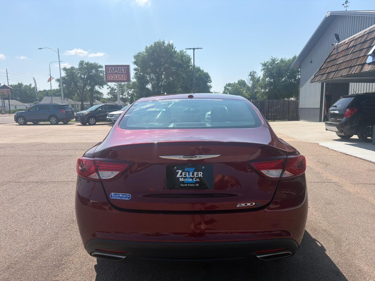 Chrysler 200 4dr Sdn S FWD 2015