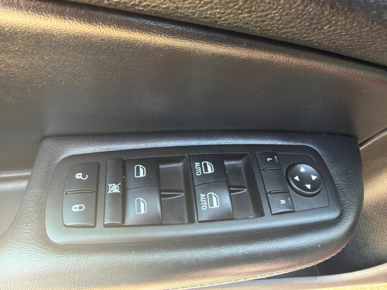 Chrysler 200 4dr Sdn S FWD 2015