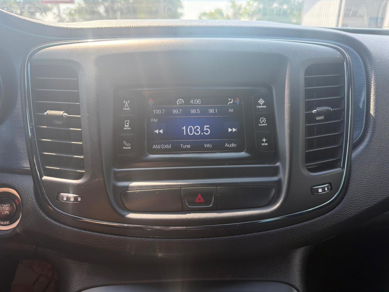 Chrysler 200 4dr Sdn S FWD 2015
