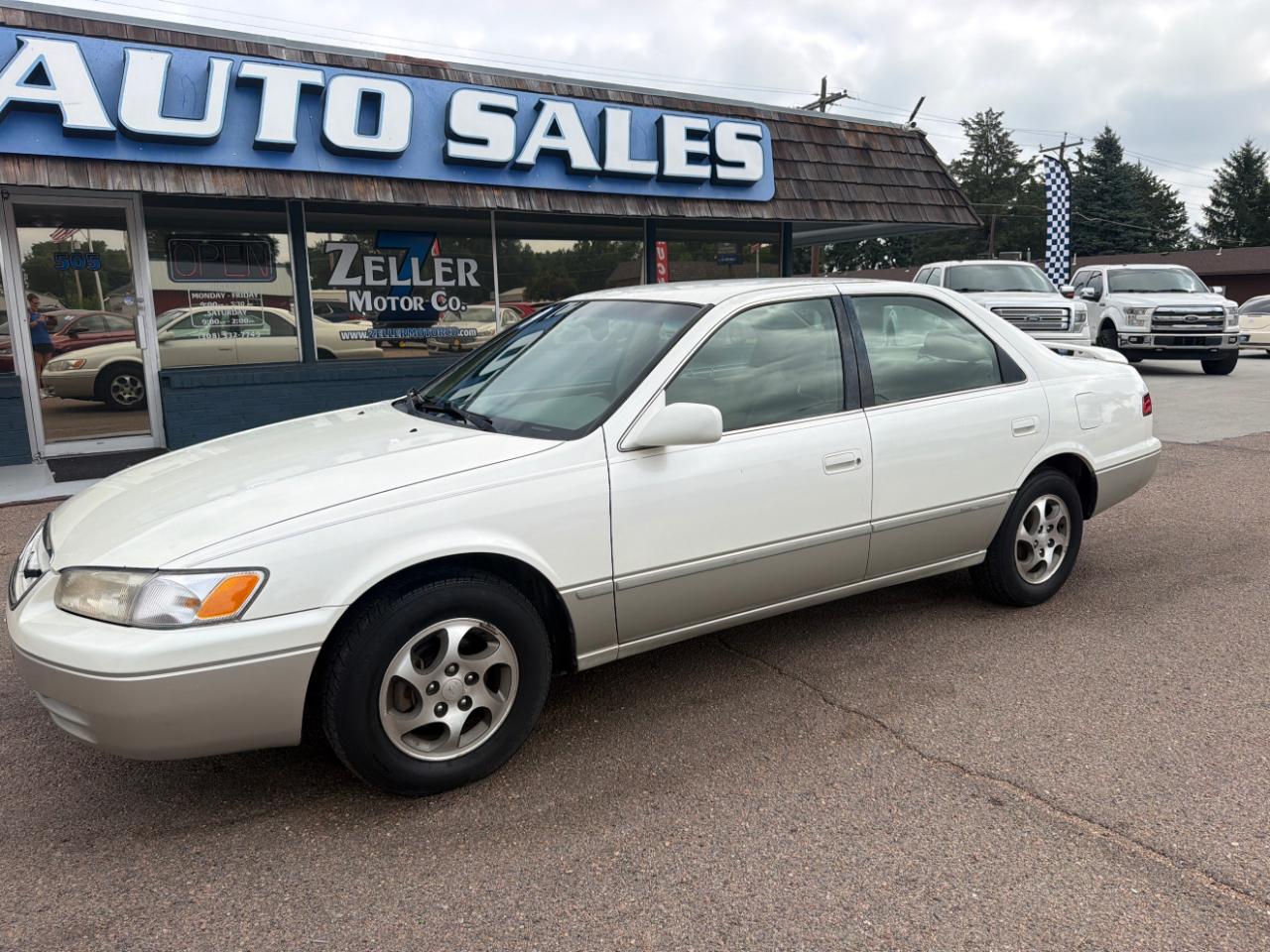1999 Toyota Camry 4dr Sdn XLE Auto