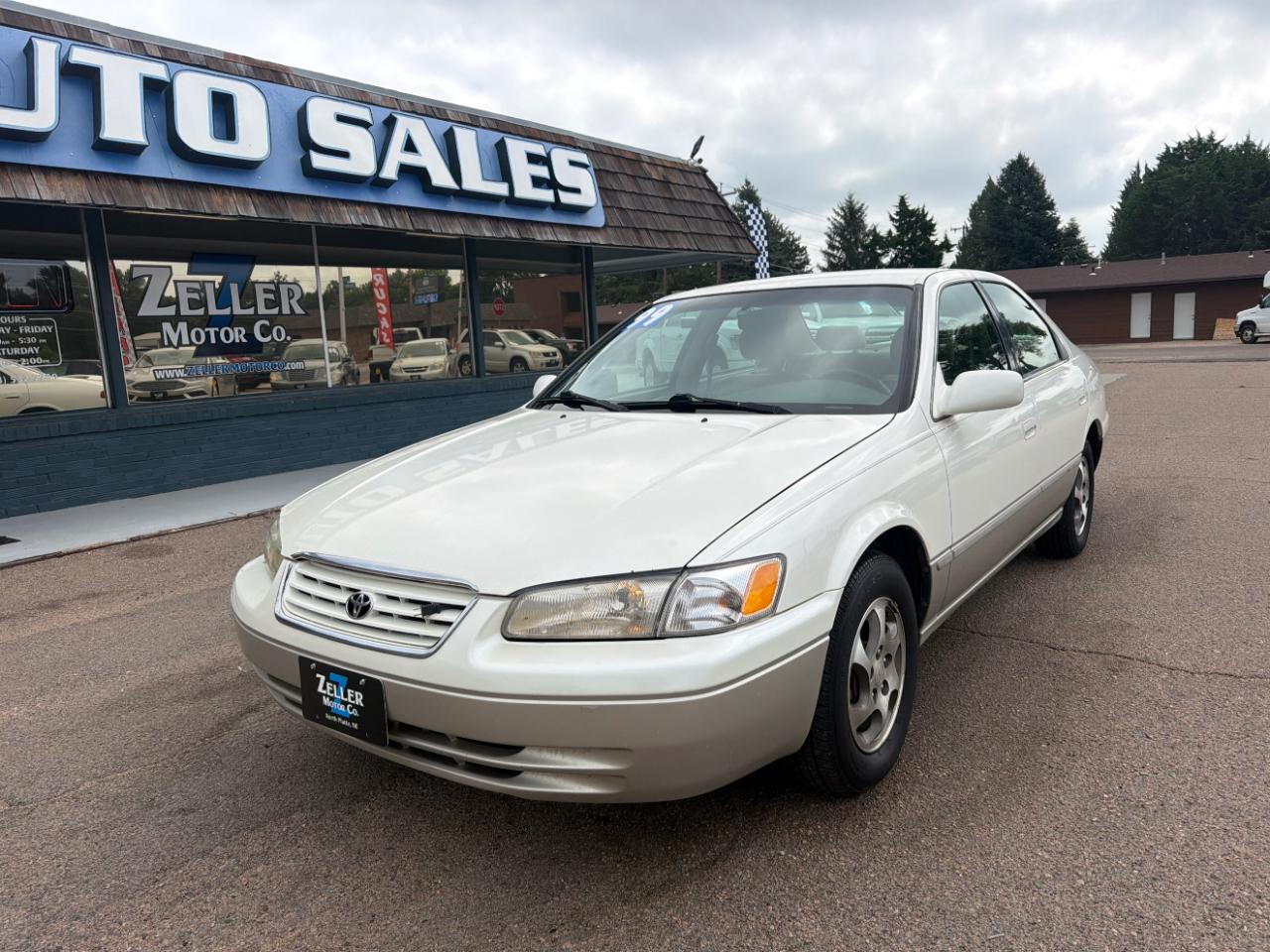 Toyota Camry 4dr Sdn XLE Auto 1999