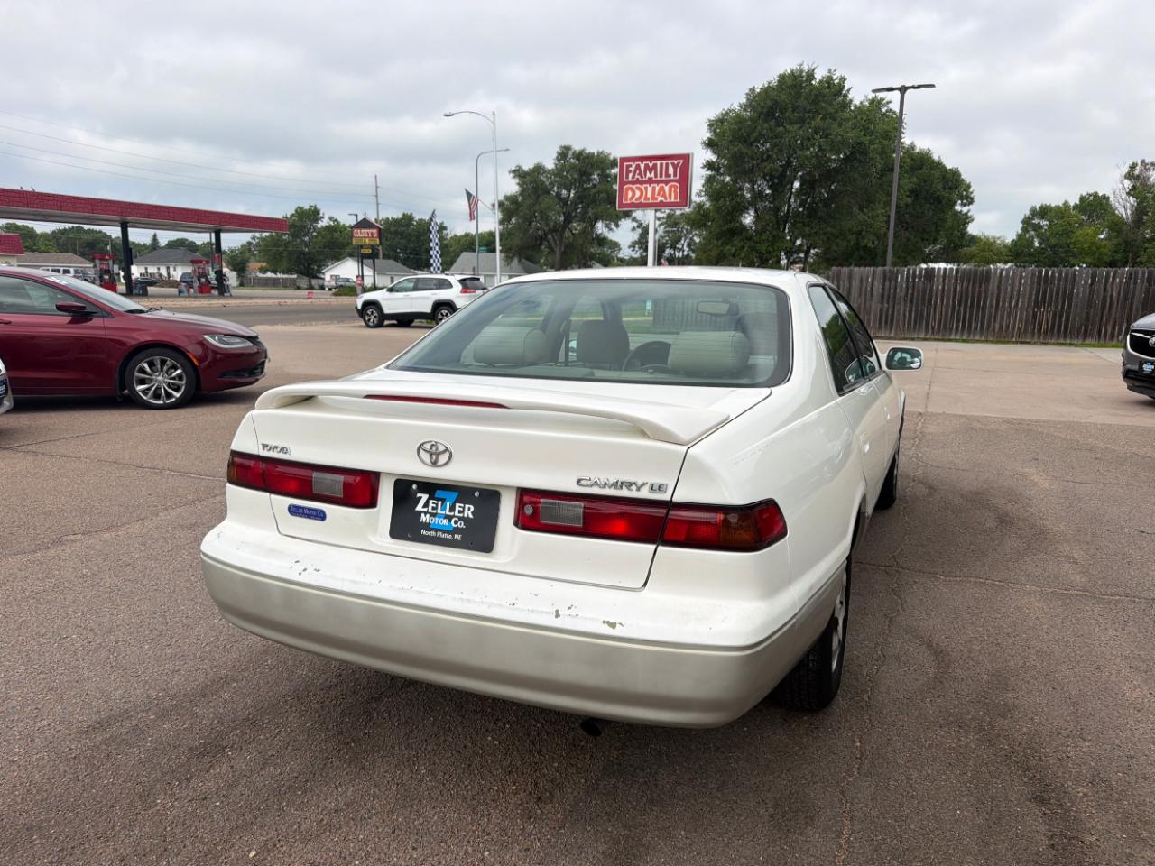 Toyota Camry 4dr Sdn XLE Auto 1999