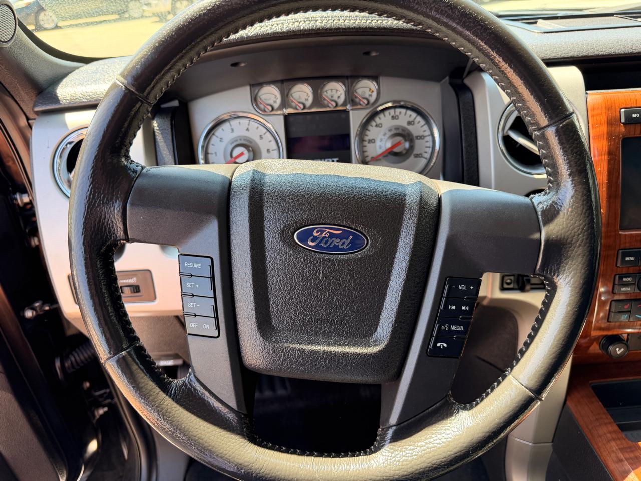 Ford F-150 4WD SuperCrew 145" Lariat 2010