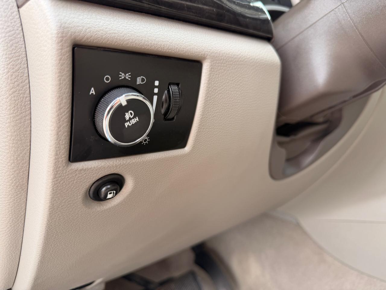 Jeep Grand Cherokee 4WD 4dr Laredo 2012