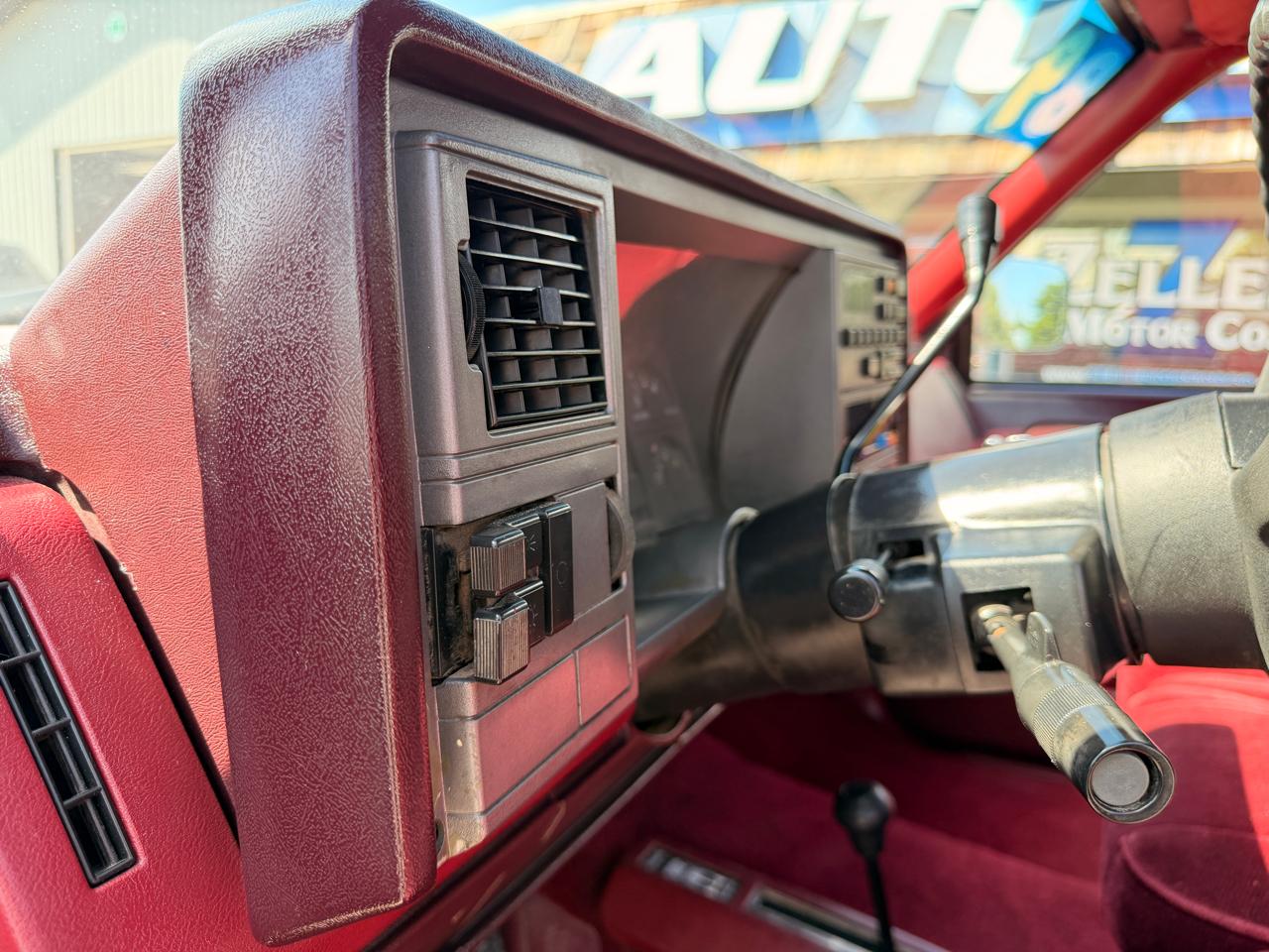 Chevrolet 1/2 Ton Pickups Fleetside 117.5" 4WD 1989